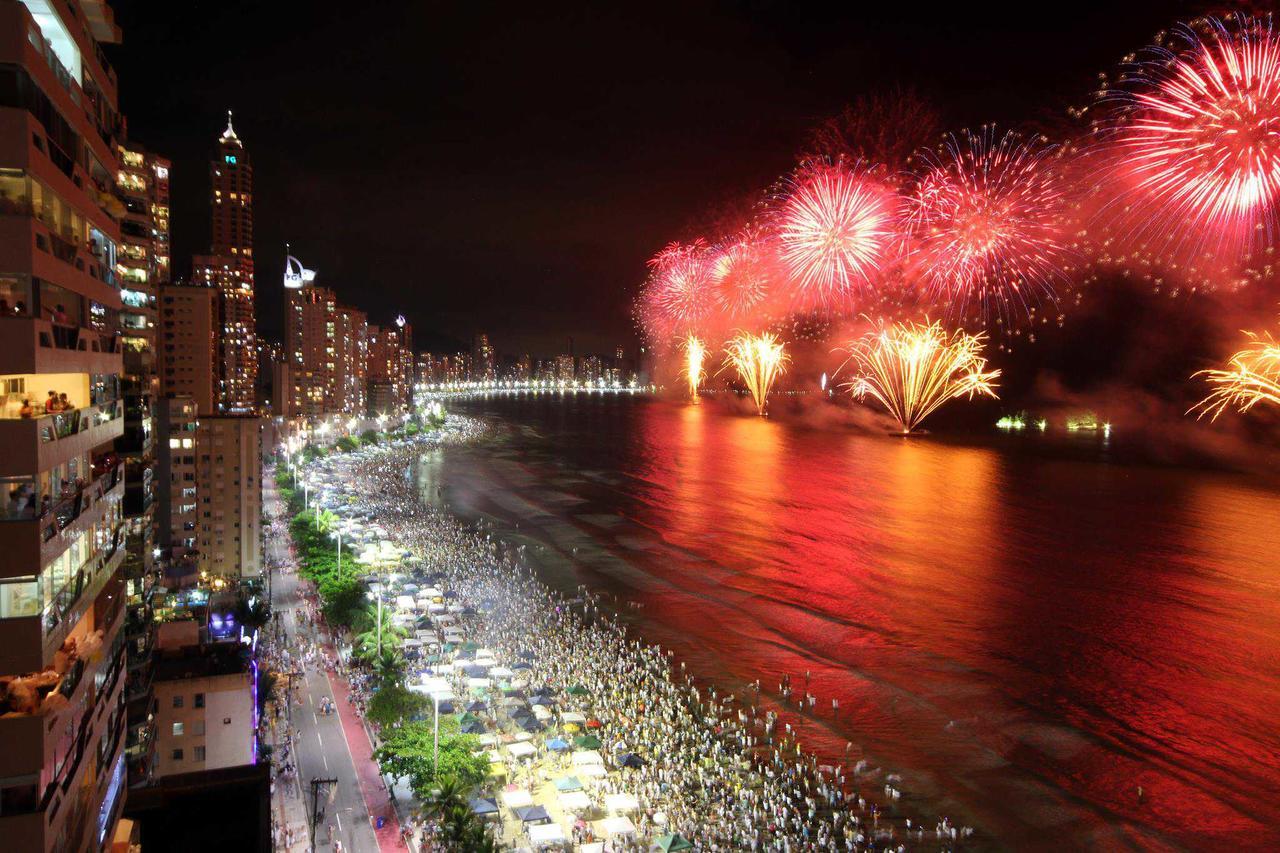 דירות Balneário Camboriú Incrivel Ap A 100M Do Mar Com Ar E Wi-Fi מראה חיצוני תמונה